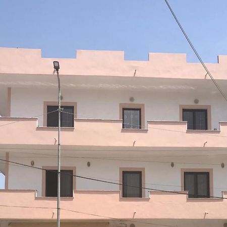 Casa Intera La Paghi Come Una Camera The Home With The Price Of A Room Дуррес Екстер'єр фото
