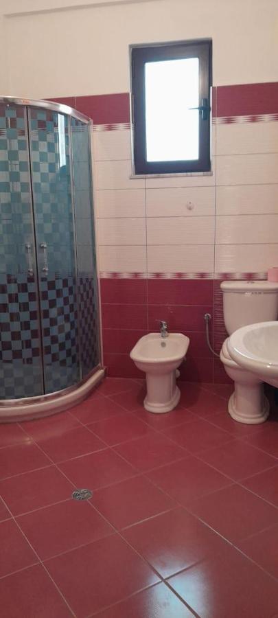 Casa Intera La Paghi Come Una Camera The Home With The Price Of A Room Дуррес Екстер'єр фото