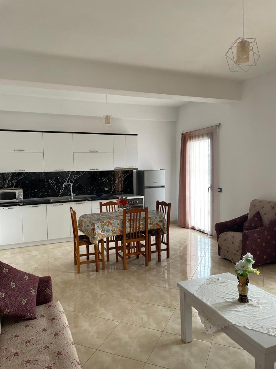 Casa Intera La Paghi Come Una Camera The Home With The Price Of A Room Дуррес Екстер'єр фото